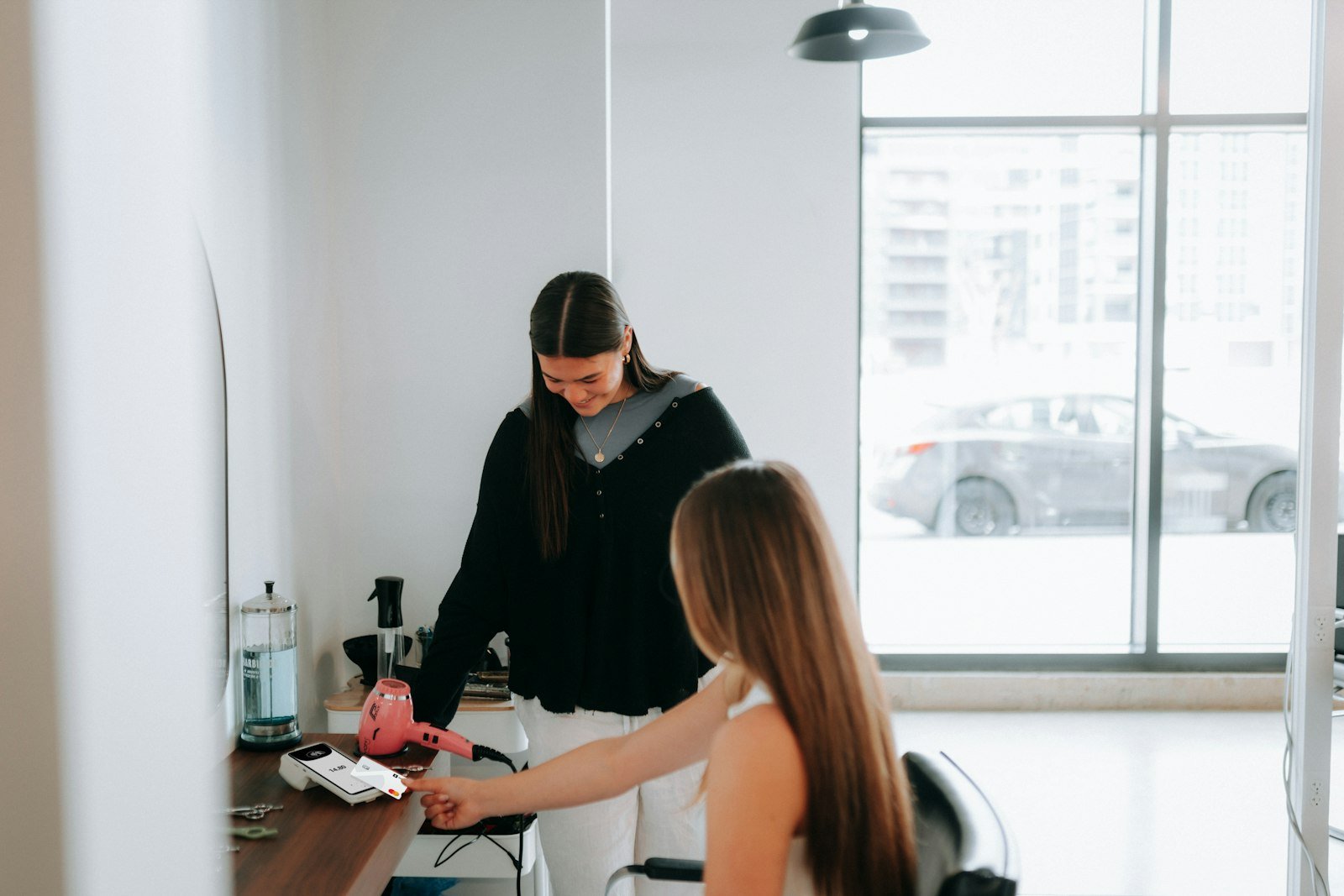 Every hair type. Every occasion. One calm studio.